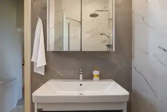 Upper floor bath